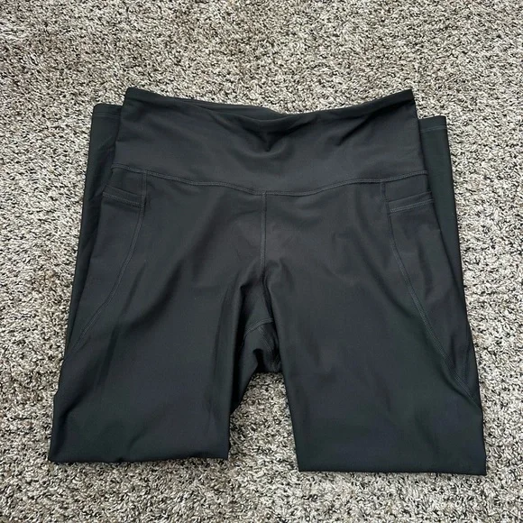 Old Navy Active Charcoal Leggings - Picture 2 of 5